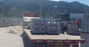 百色 芝麻白仿形路沿石，直形路沿石