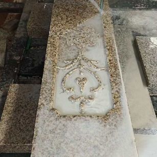 百色 黄金麻花岗岩异形加工雕刻栏杆大柱