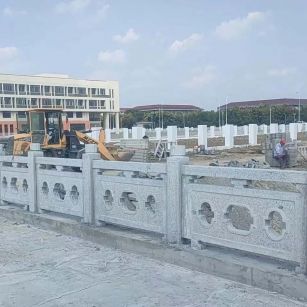 百色 白麻花岗岩荔枝面河道栏杆