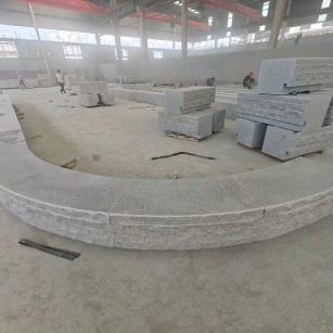 百色 芝麻白异形坐凳，自然面光面弧形加工