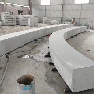 百色芝麻白花岗岩石板材 园林光面弧形坐凳