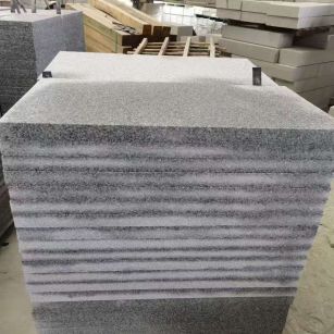 百色 芝麻白5公分火烧地铺成品，900*400，规格可定制