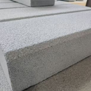 百色 芝麻灰荔枝面路沿石