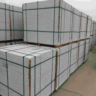 百色 白麻花岗岩石材荔枝面地铺石（300*600*50）