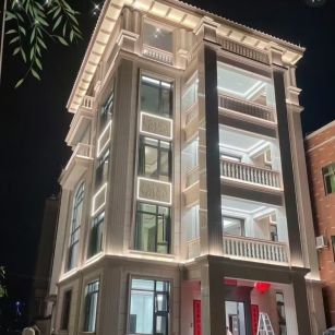 百色 芝麻白花岗岩别墅外墙夜间效果