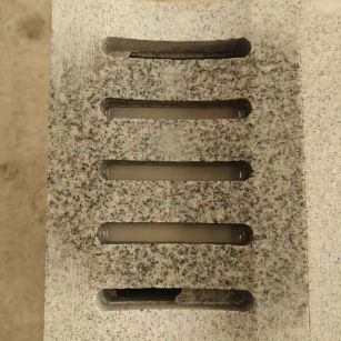 百色 芝麻白拉丝面花岗岩U型开槽排水槽