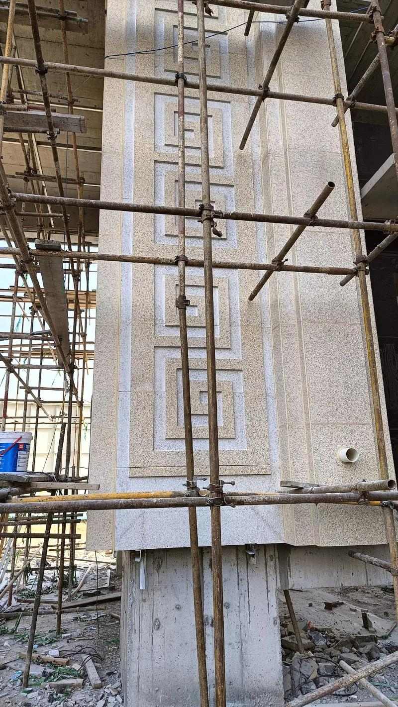 百色 黄金麻花岗岩别墅外墙干挂回纹造型效果