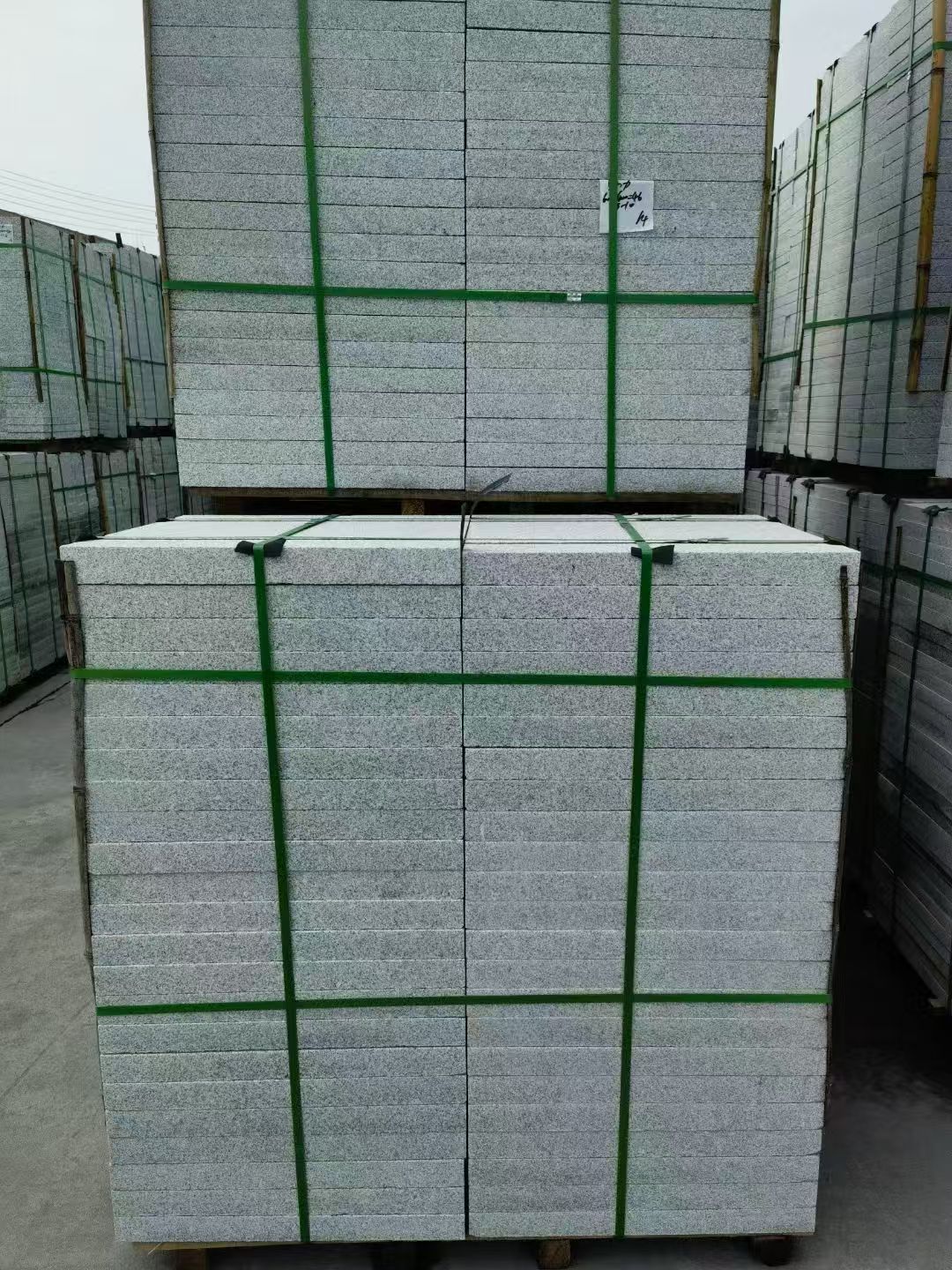 百色 芝麻白火烧，园林广场市政工程地铺石，1.8~5.0厚均有现货