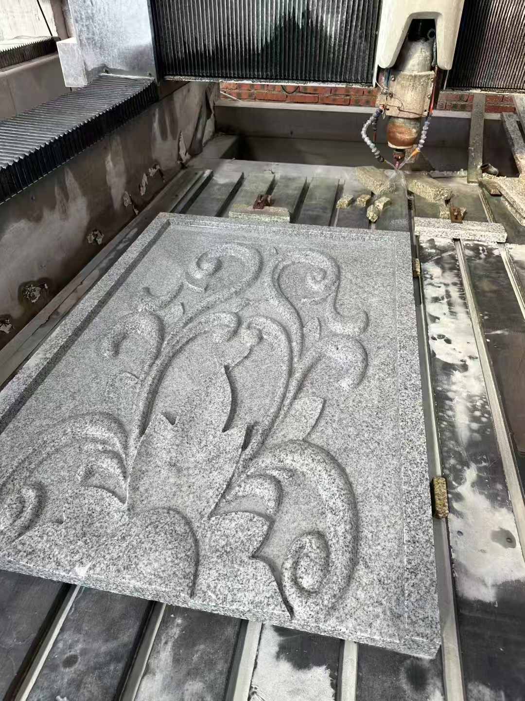 百色 白麻别墅干挂雕花板