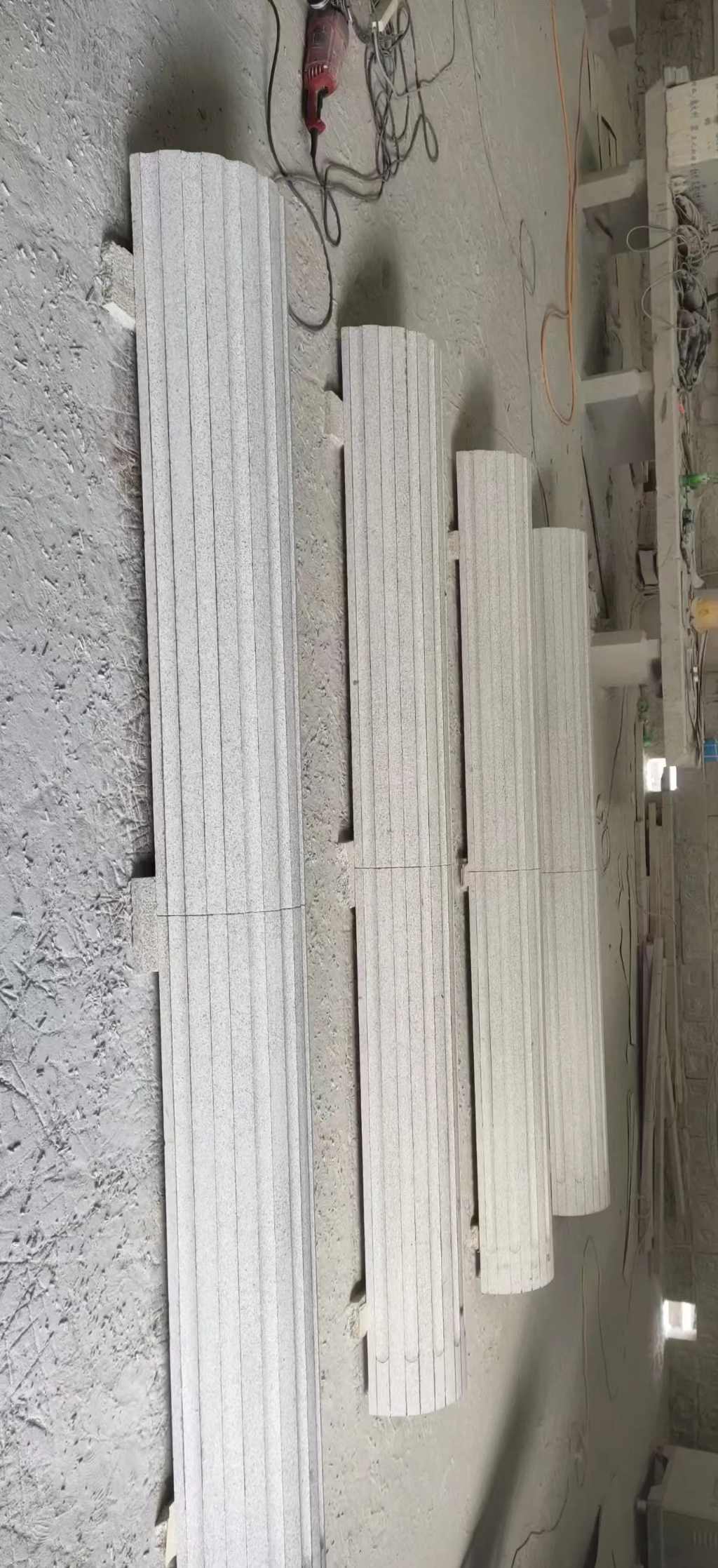 百色 花岗岩厂家带你看白麻花岗岩门楼大柱柱皮