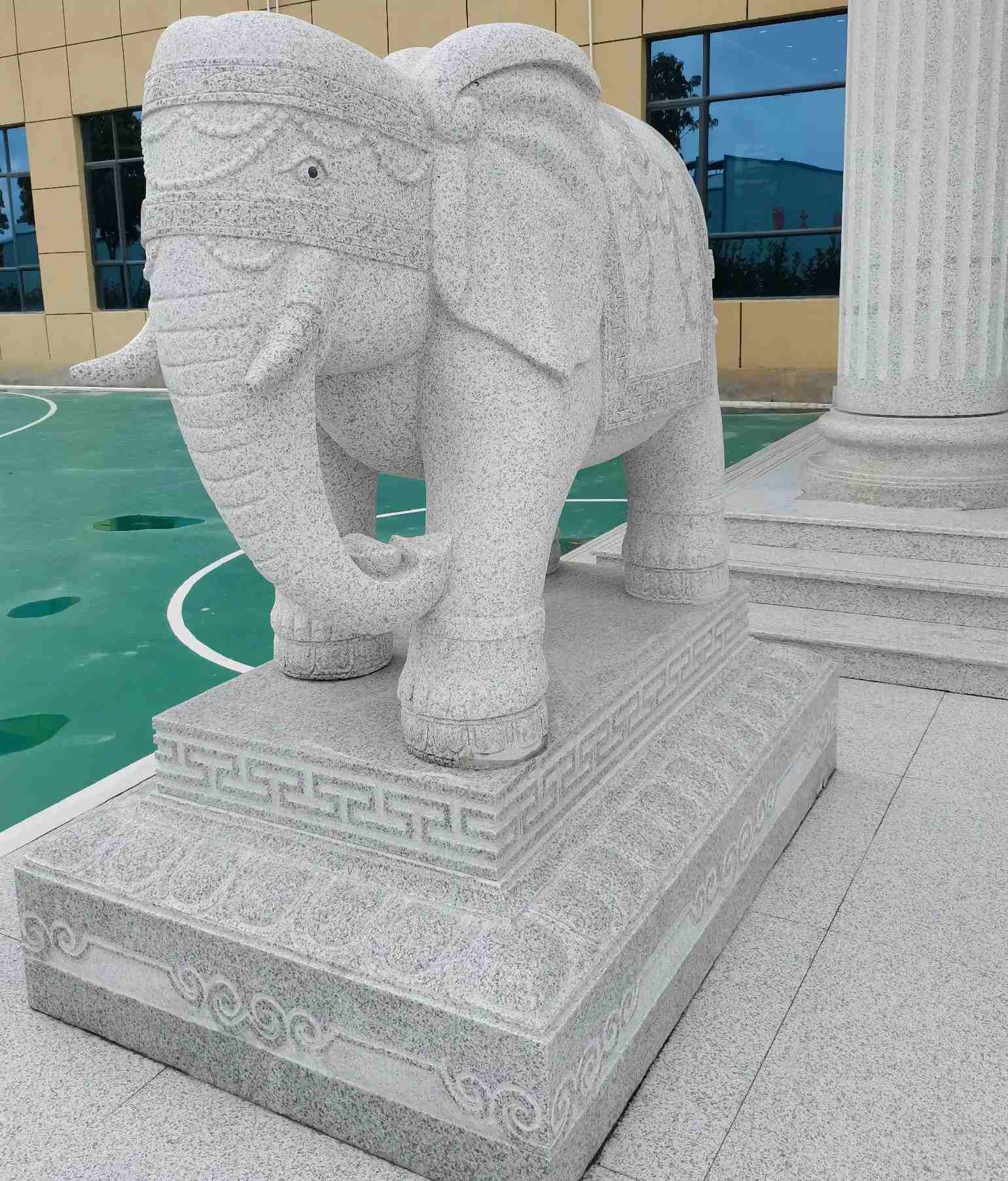 百色 白麻花岗岩动物异形石雕-大象