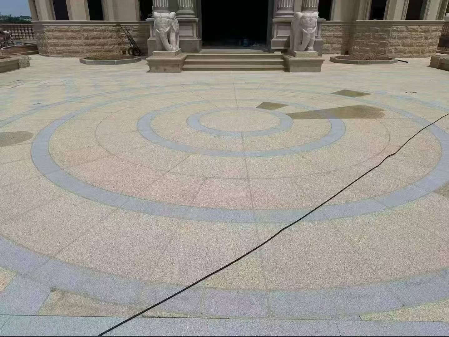 百色 黄金麻芝麻灰花岗岩石材地铺拼接效果