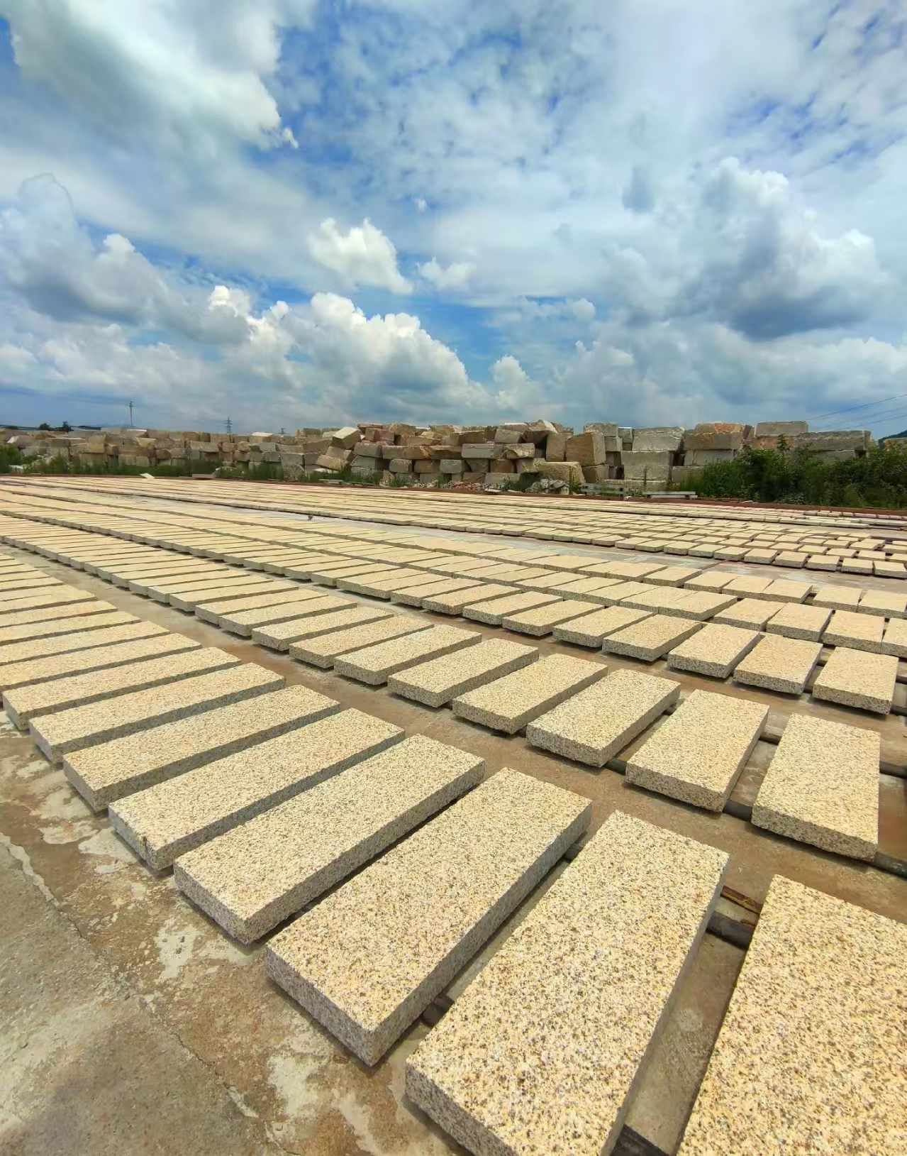 百色 黄金麻荔枝面花岗岩石材地铺石防护中