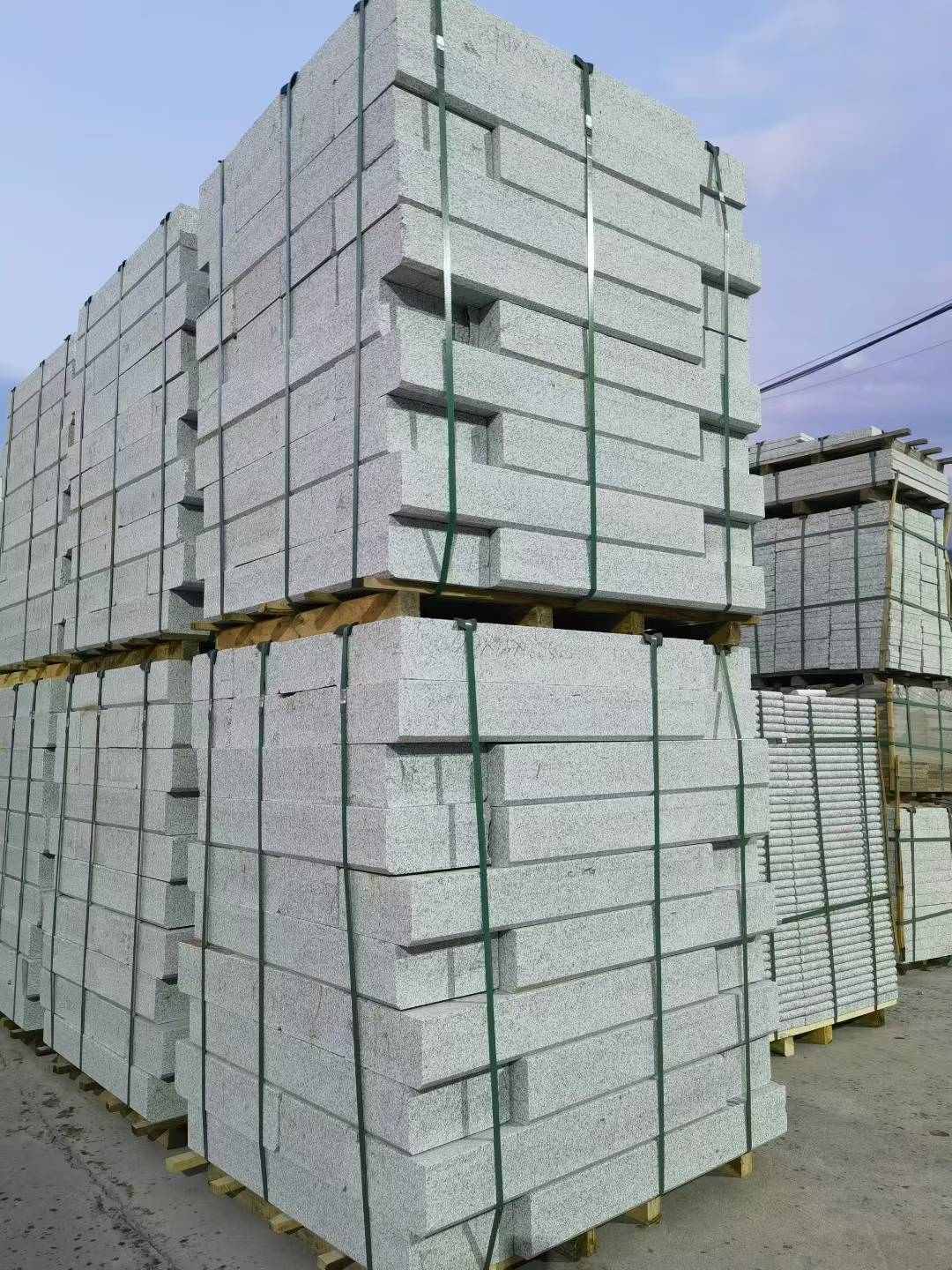 百色 芝麻白花岗岩路沿石，路缘石，路肩石，道牙，立缘石，马路牙子，街沿石，侧石等