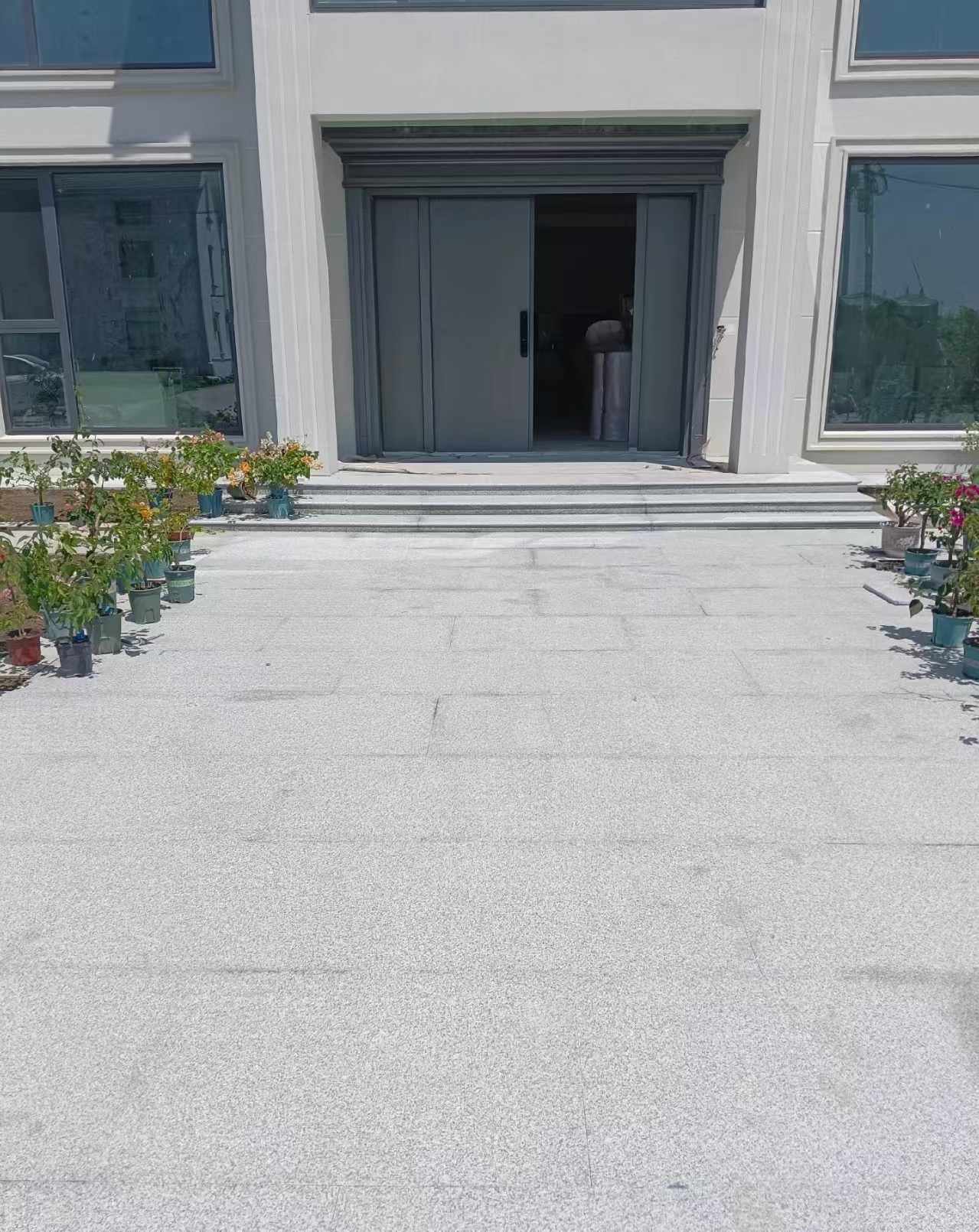 百色 芝麻白花岗岩地铺石地面铺装