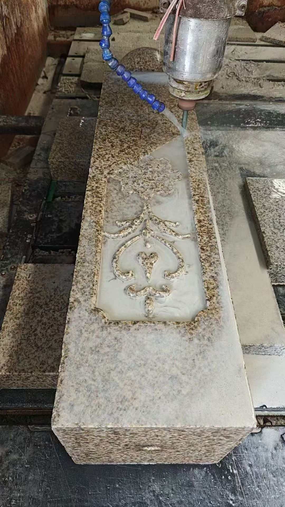 百色 黄金麻花岗岩异形加工雕刻栏杆大柱