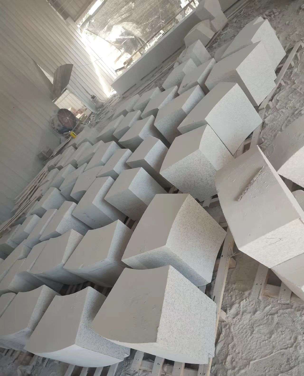 百色 白麻花岗岩异形坐凳