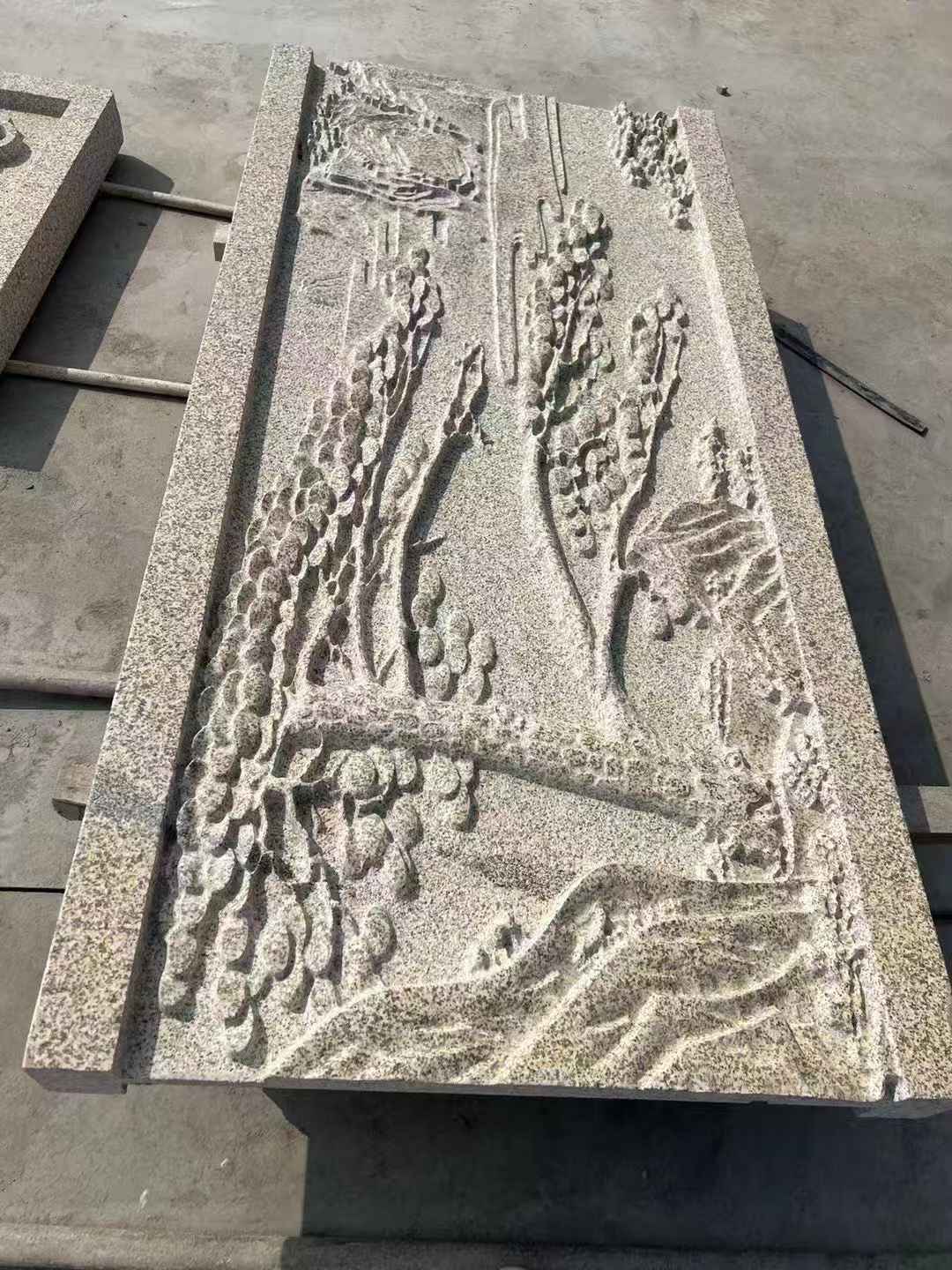 百色 黄金麻雕刻板浮雕迎客松