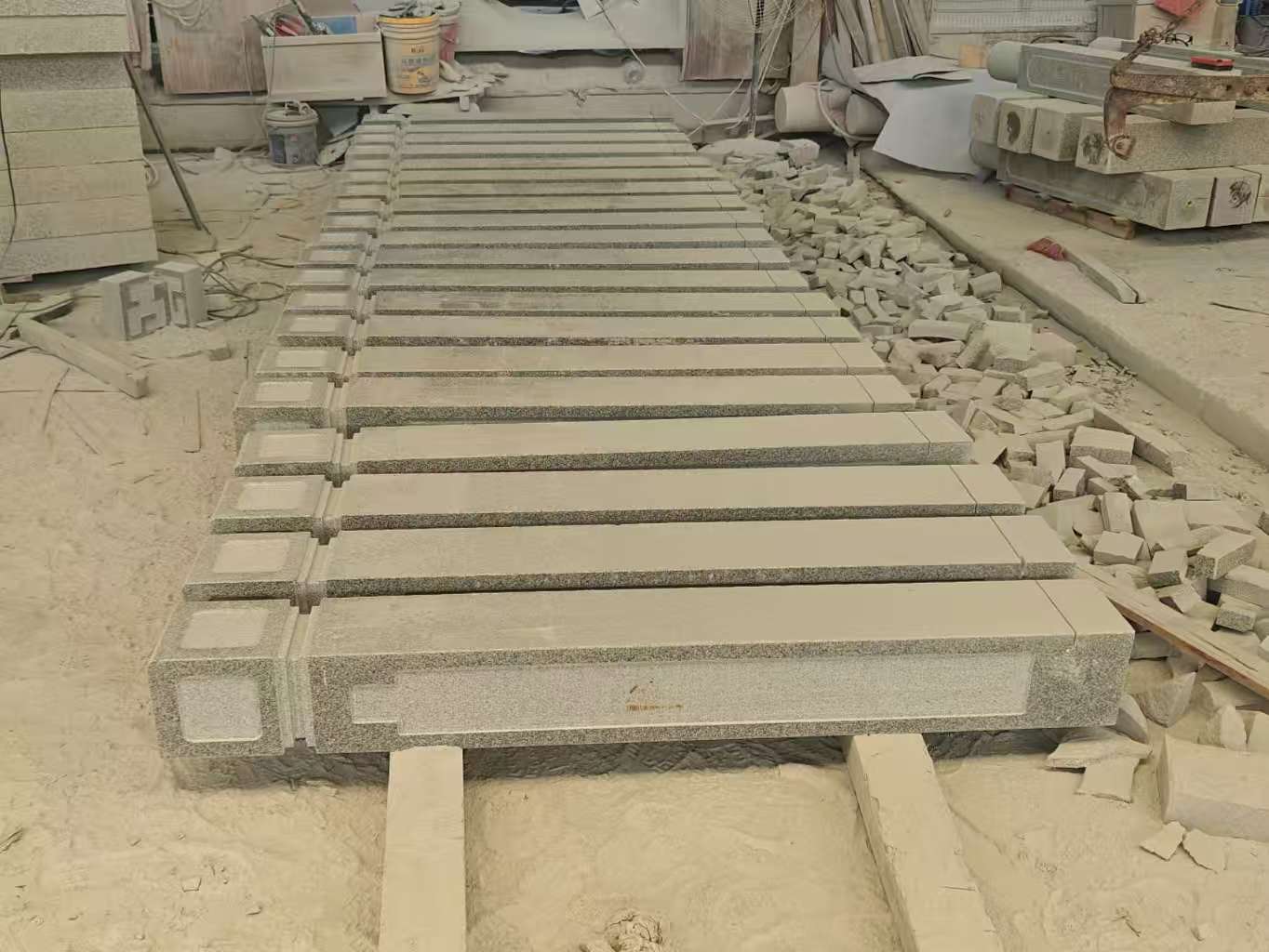 百色 芝麻白异形加工雕刻-栏杆大柱，方柱