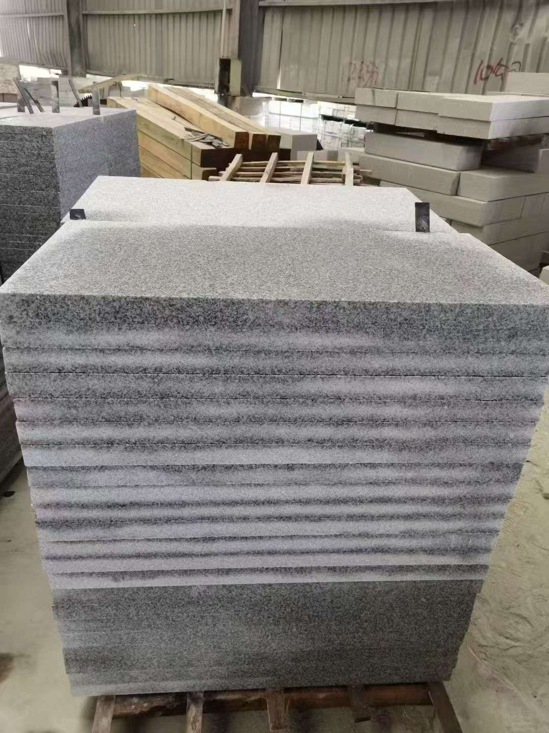 百色 芝麻白5公分火烧地铺成品，900*400，规格可定制