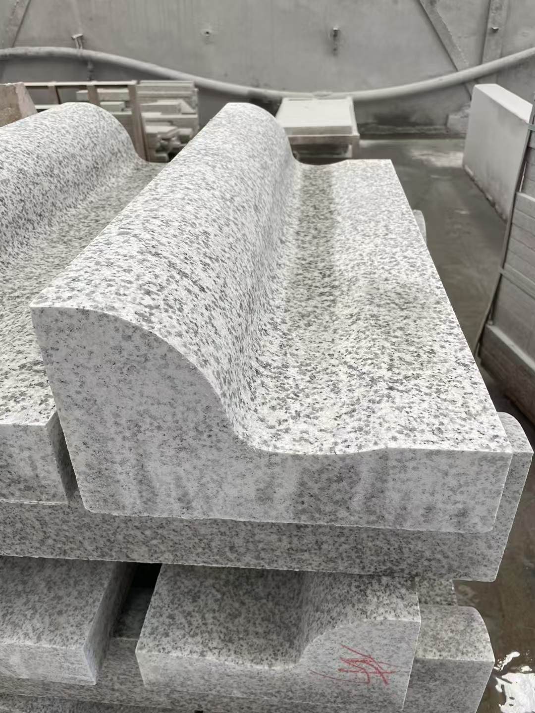 百色 白麻花岗岩S型路沿石，路侧石，马路牙子等